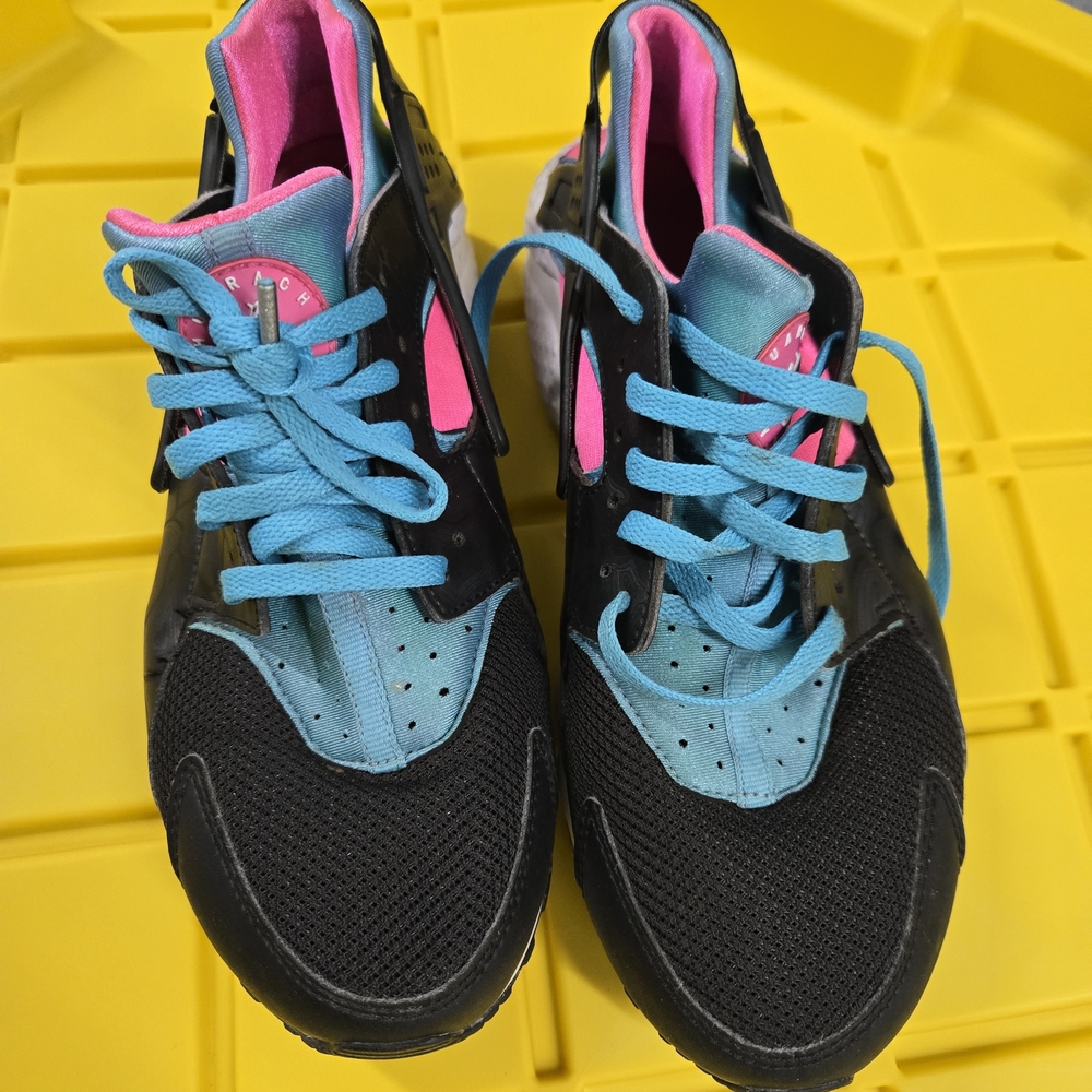 Nike Athletic Shoes Black and Blue